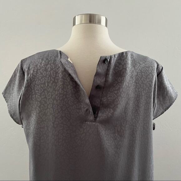 NEW Silence + Noise Animal Print Mini Shift Dress Pockets Metallic Gray Large - Picture 10 of 11